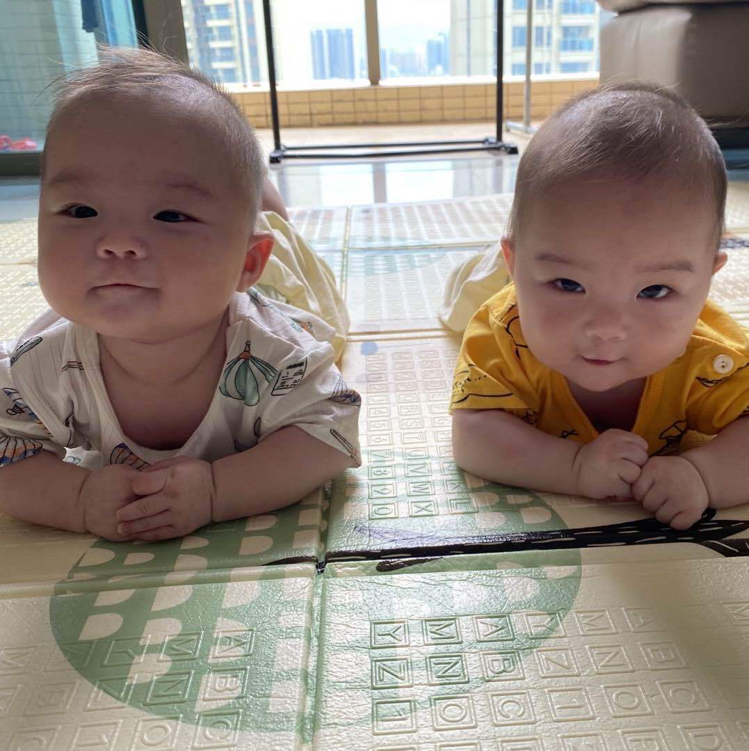 双胞胎萌宝日记