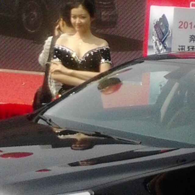 华